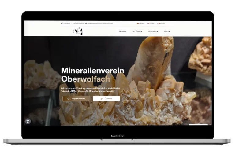 Mockup von einem Laptop der die neue Webseite vom Mineralienverein Oberwolfach geöffnet hat